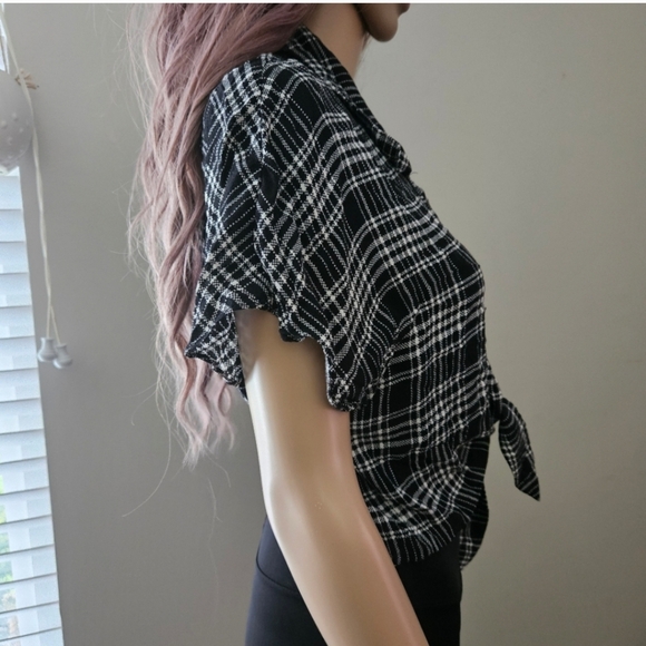 Wilfred Free top Small black white plaid button down crop shirt tie front - Picture 6 of 12